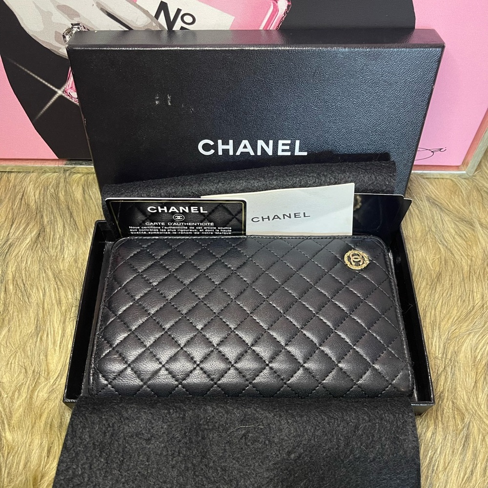 CHANEL Matelasse Bifold long wallet